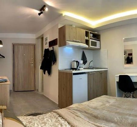 Center Deluxe Studio Thessaloniki Exterior photo